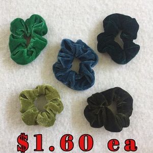 💘NEW SCRUNCIES💘